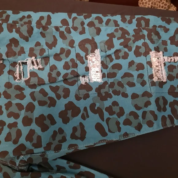 Womens size 16 L&B Blue Leopard Print Jeans - Picture 3 of 5